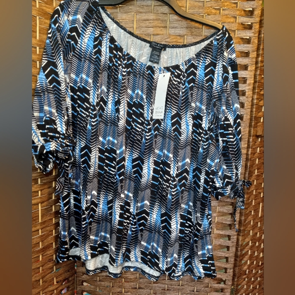 Love Ryan Geometric Pattern Cropped Blouse Top